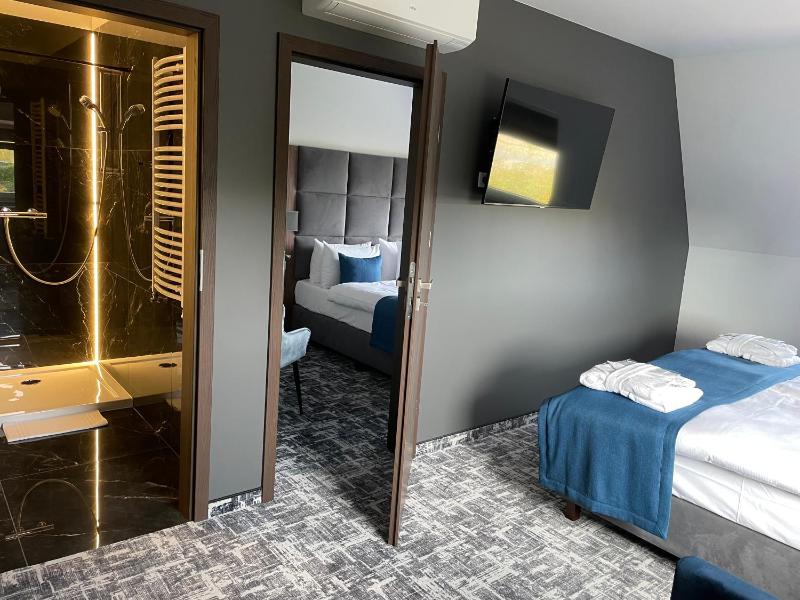 Luxury Suite image 3