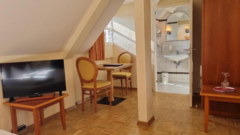 Single Room image 4
