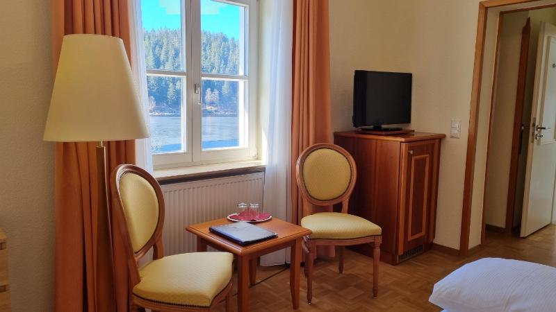Double Room image 3