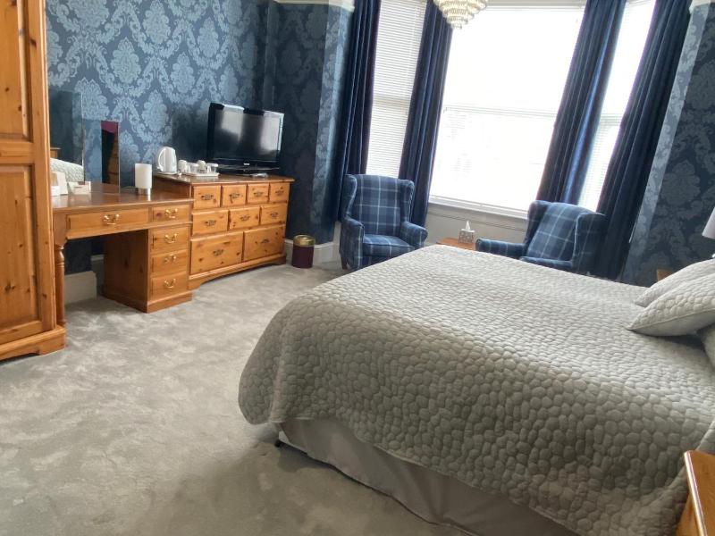 Deluxe Double Room with Sea View image 3