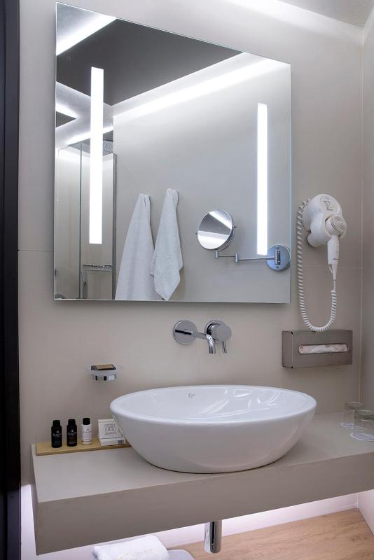 Superior Double Room image 3