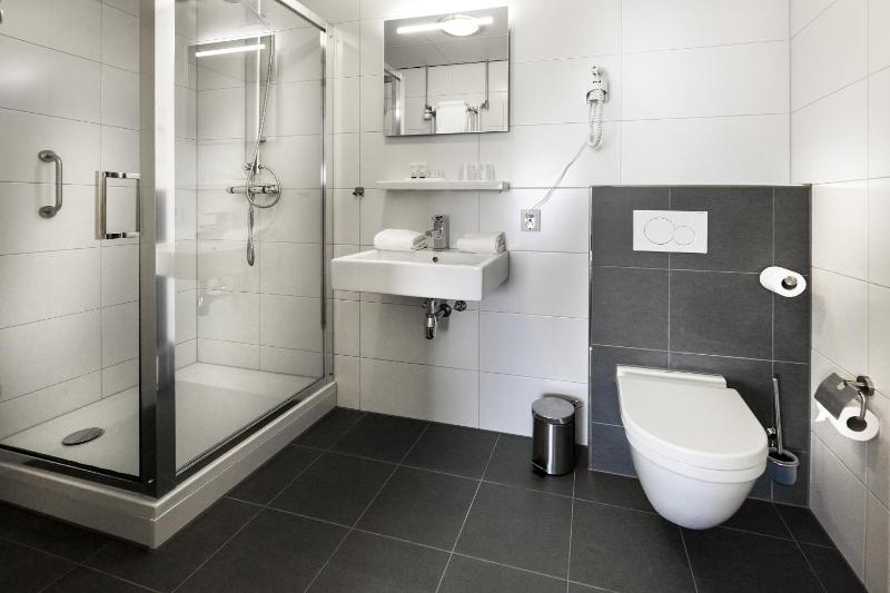 Executive Suite image 4