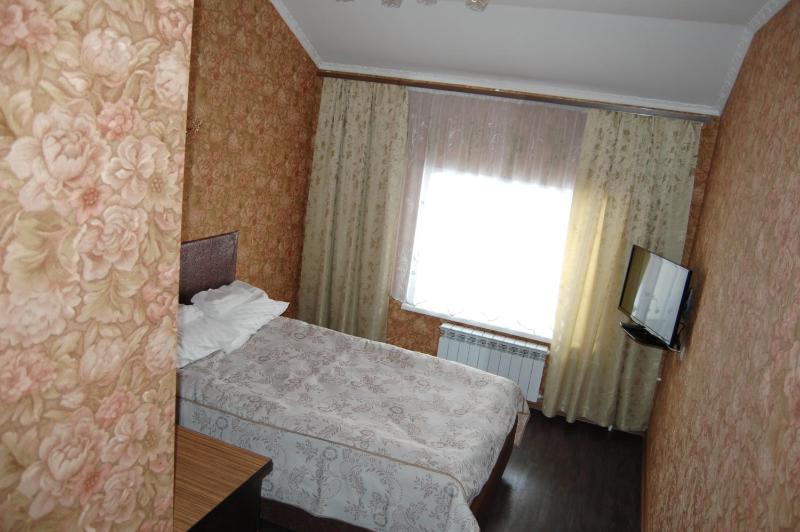 Standard Twin Room image 1