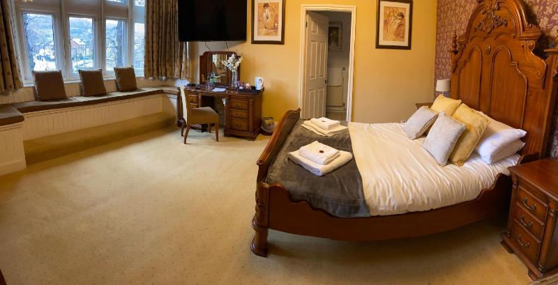 Luxury Double Room image 3