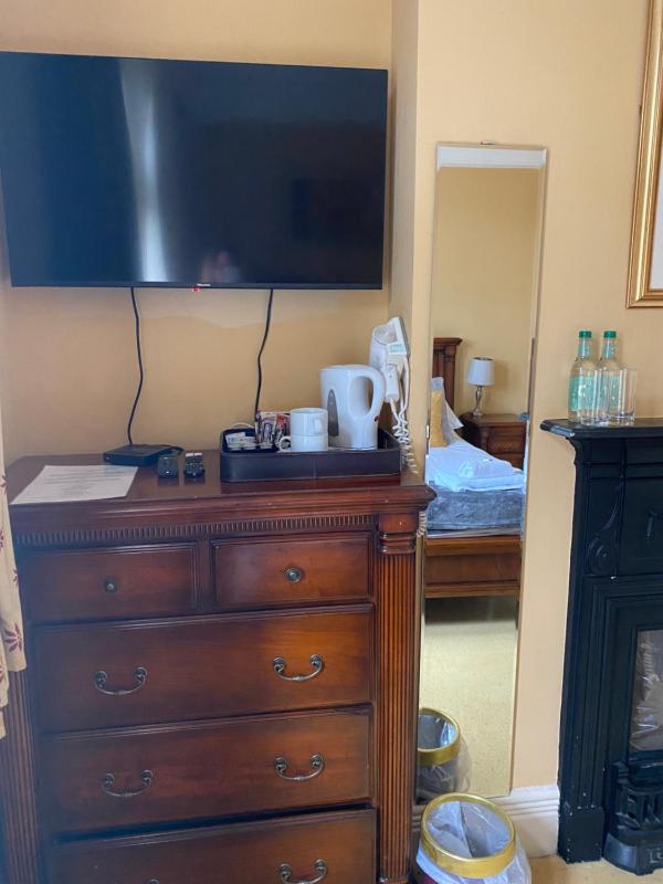 Small Double Room image 4