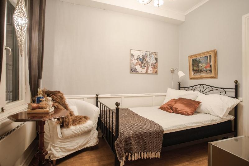 Standard Single Room image 3