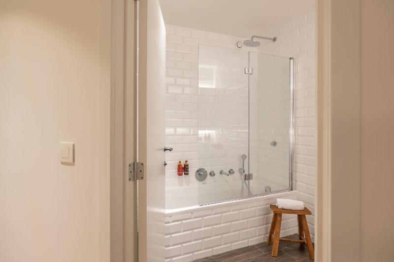 Superior Double Room image 3