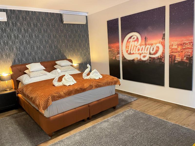 Deluxe Suite image 3