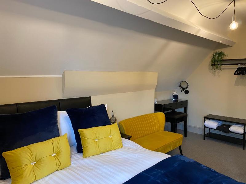Double Room with Private External Bathroom image 1
