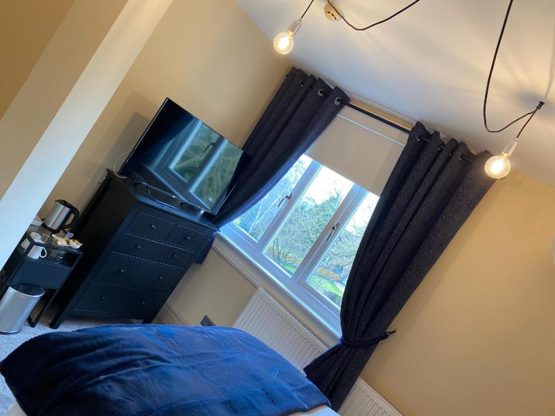 Double Room with Private External Bathroom image 4