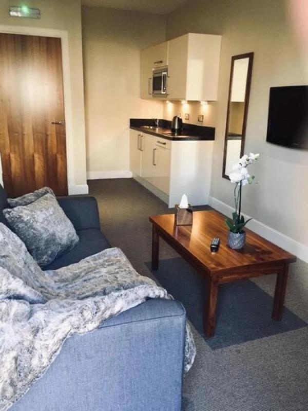 One-Bedroom Suite with Balcony image 2