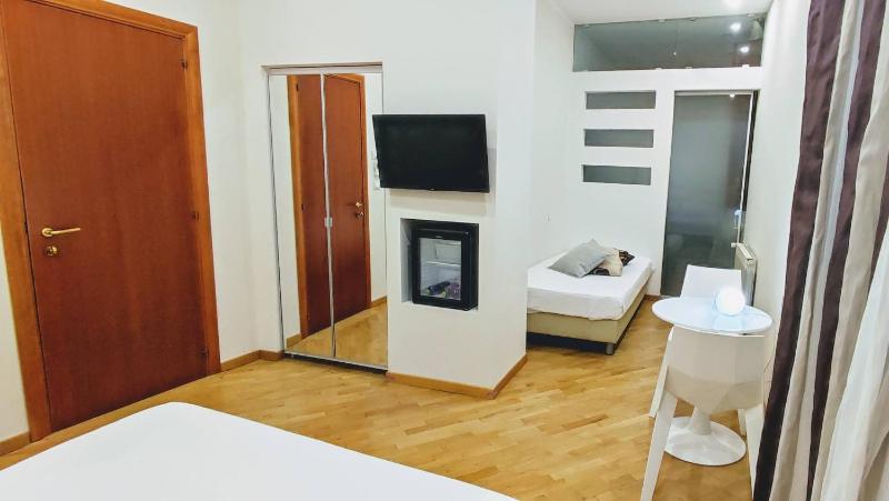 Deluxe Junior Suite image 4