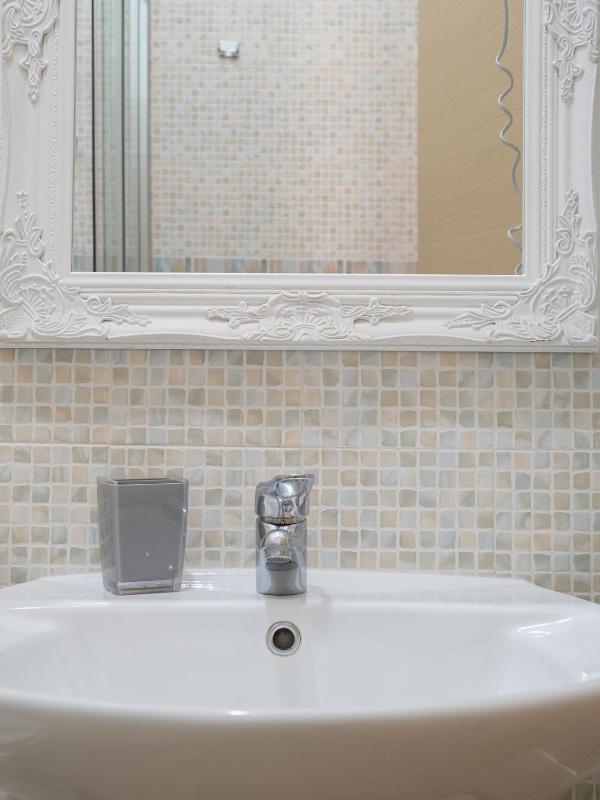 Double or Twin Room with Private Bathroom image 4