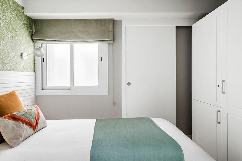 Economy Double Room image 3