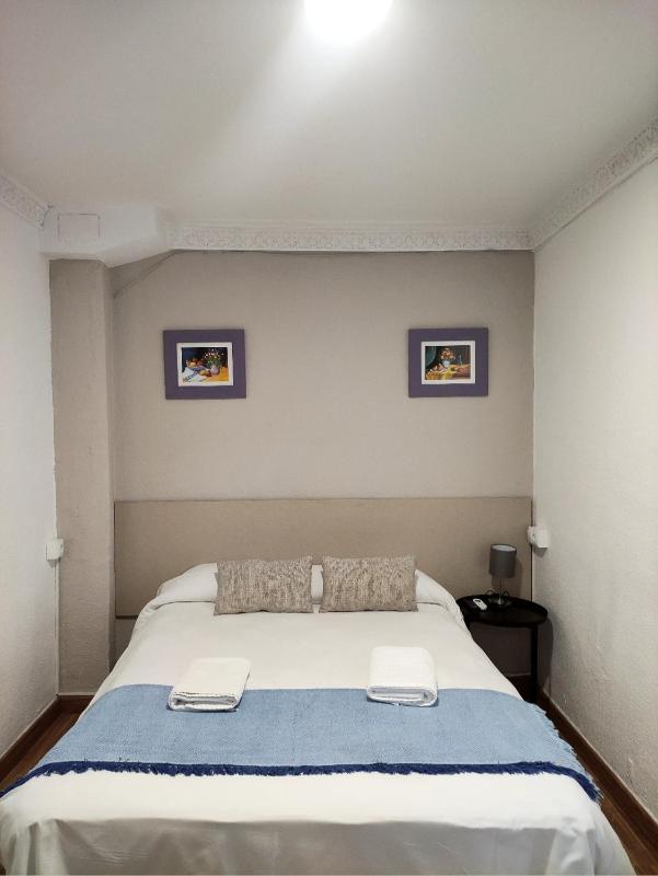 Economy Double Room with Interior View image 2