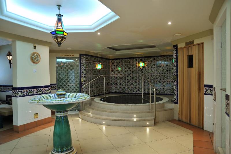 Polana Serena Hotel - image 11