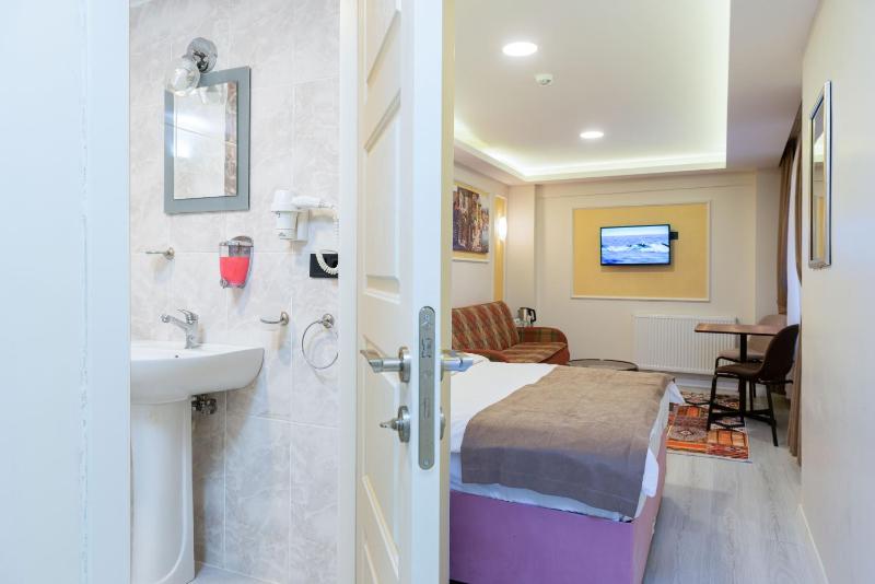 BLUE MARMARA SUITES - image 9