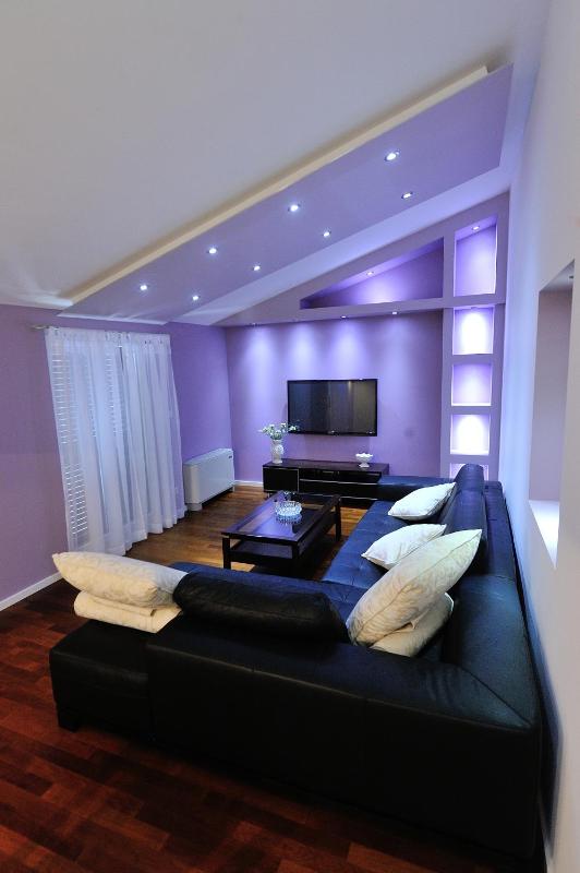 Apartments Villa White House - image 3