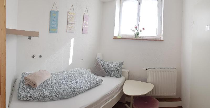 Small Single Room with Private Bathroom image 3