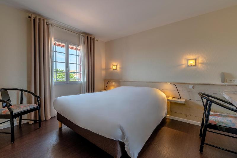 Deluxe Double Room image 1
