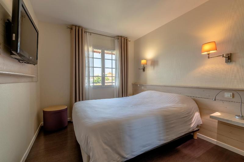 Double Room image 4