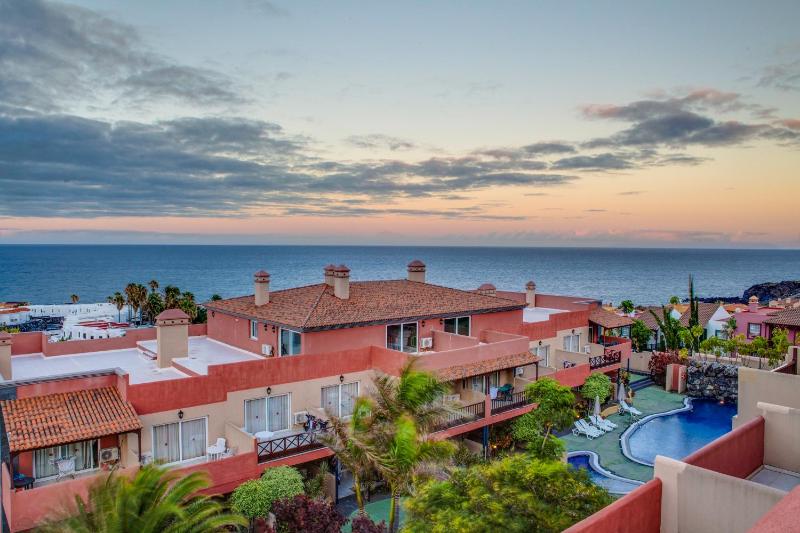 Apartment with Sea View image 3