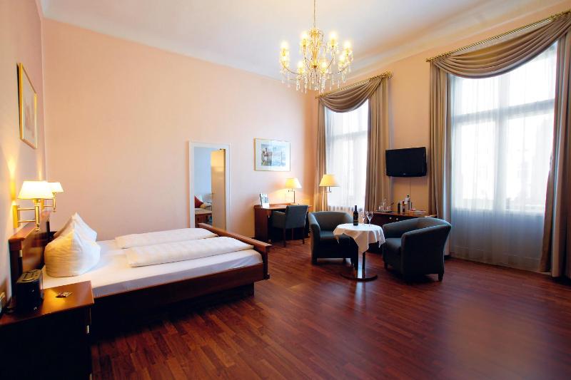 Superior Double Room image 2