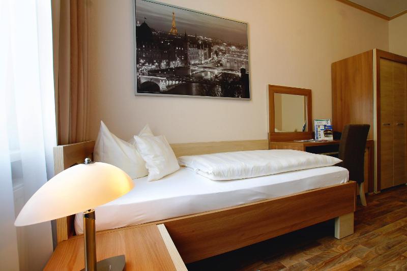 Superior Single Room image 2