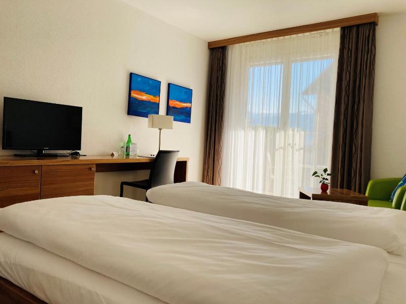 Double Room image 3