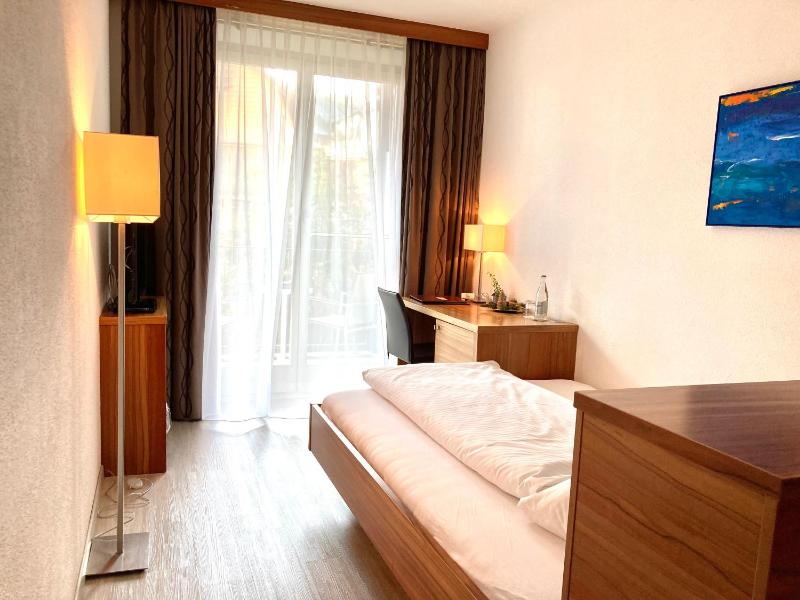 Budget Double Room image 2