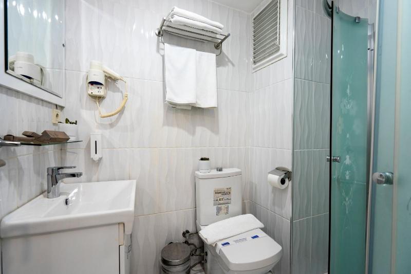 Budget Double Room image 2