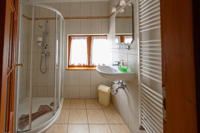 Twin Room image 2