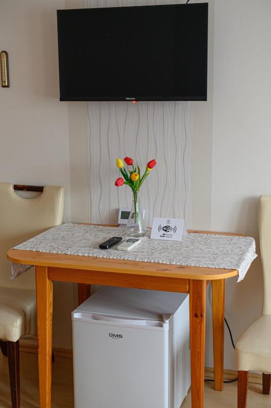 Twin Room image 3