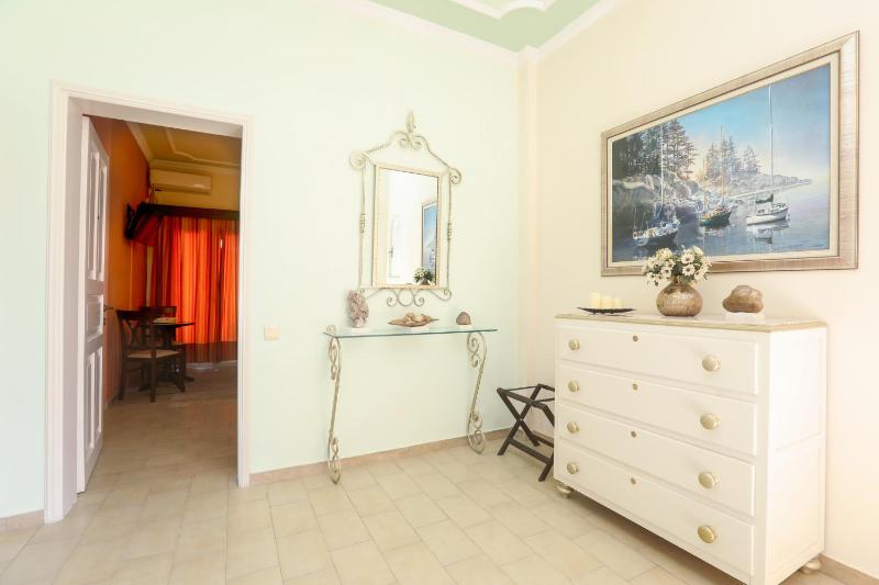 Triple Room with Side Sea View image 3