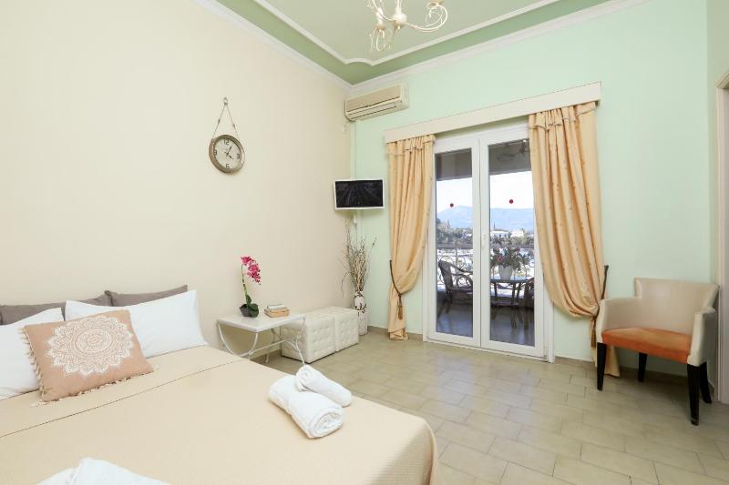 Deluxe Apartment image 1