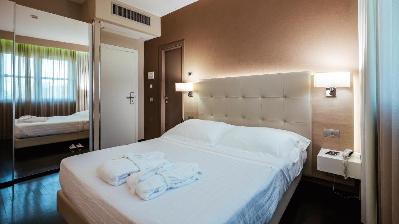 Superior Double or Twin Room image 4