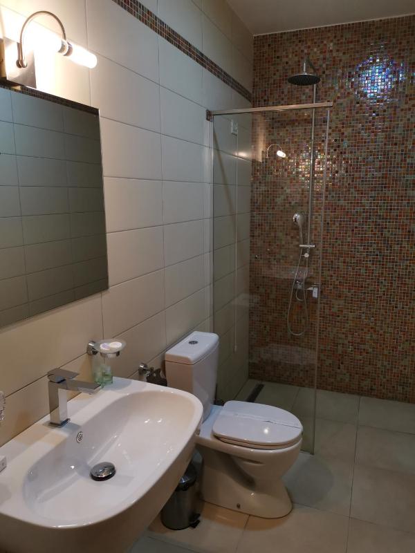 Standard Twin Room image 3