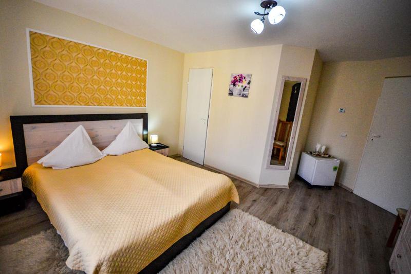 Double or Twin Room image 4