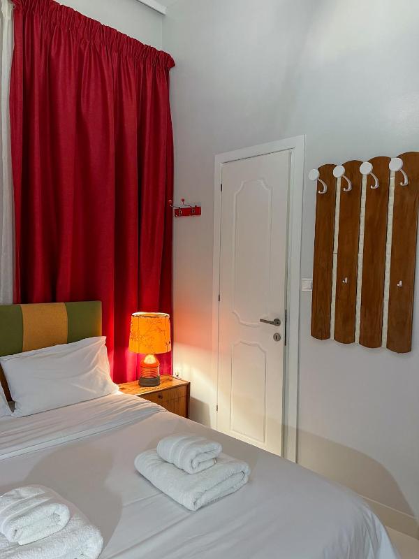 Classic Double Room image 4