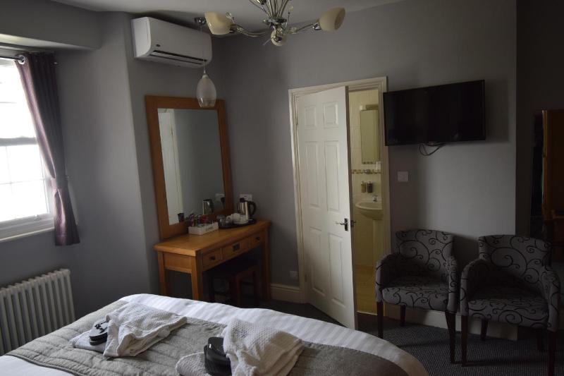 Cosy King image 3