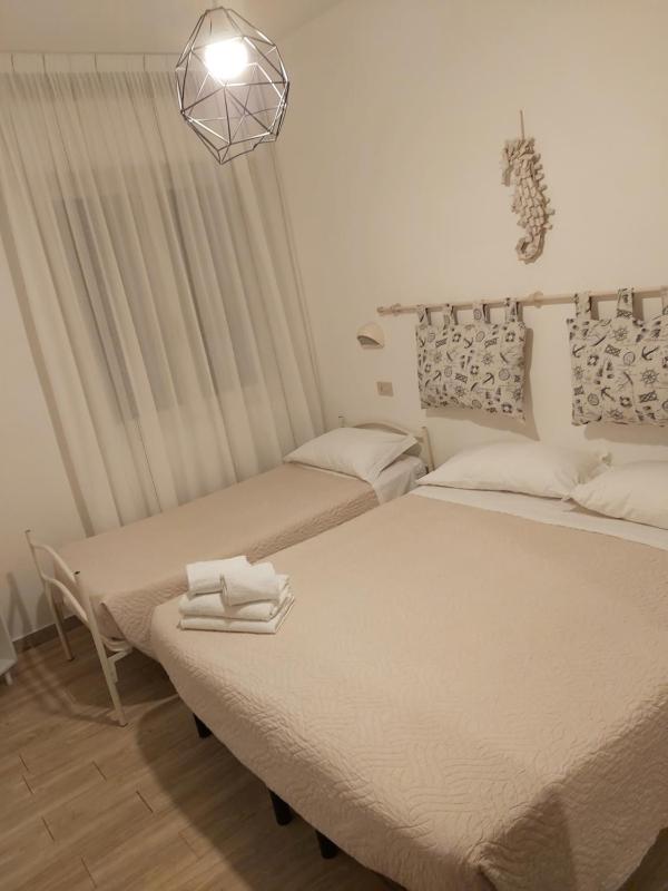 Comfort Triple Room image 3