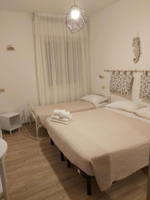 Comfort Triple Room image 4