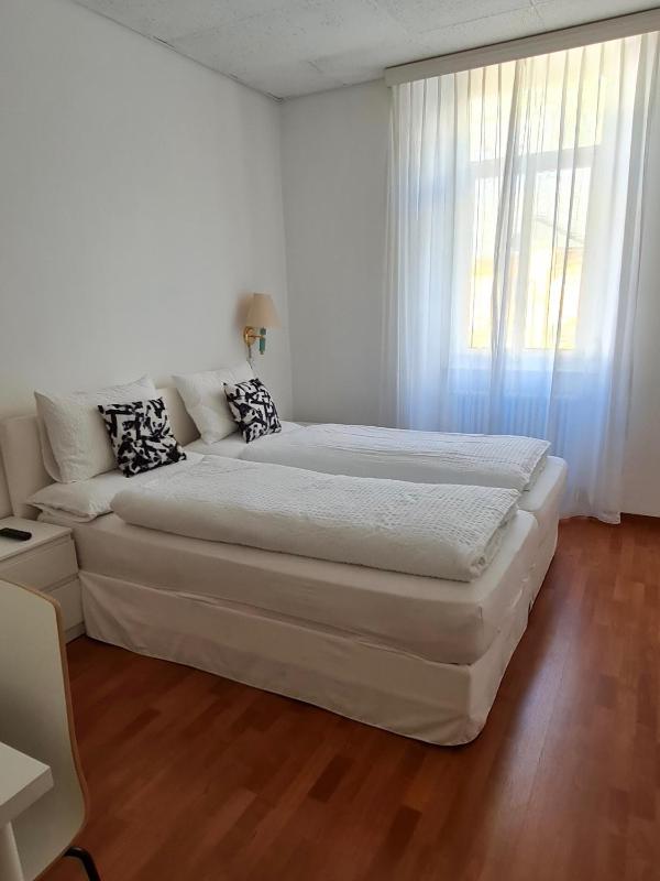 Double Room image 3