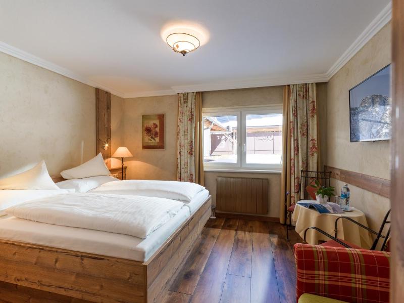 Standard Double Room image 4