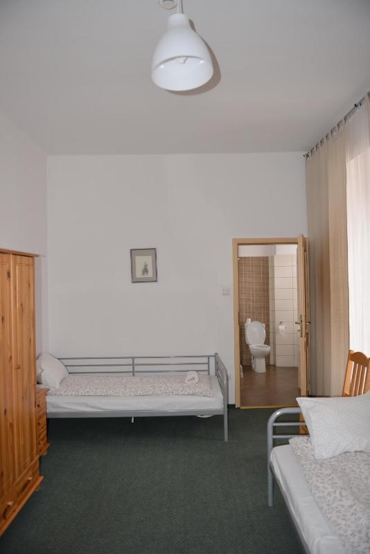 Triple Room with Garden View image 4