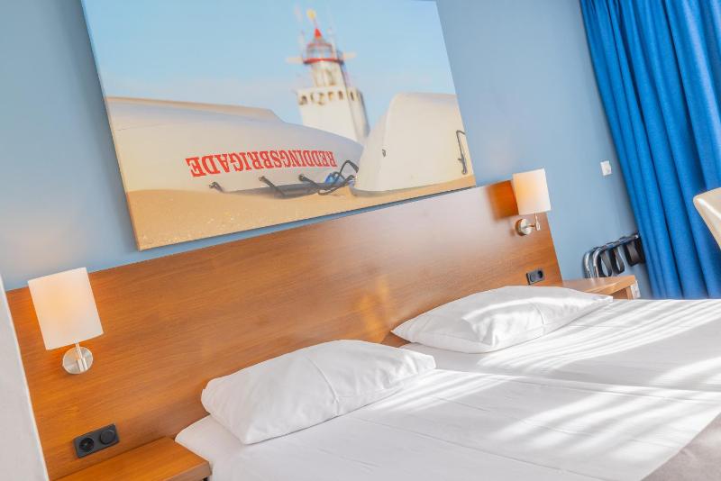 Standard Double Room image 3