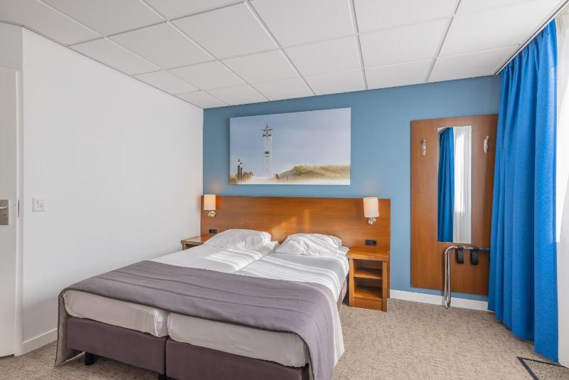 Standard Double Room image 4