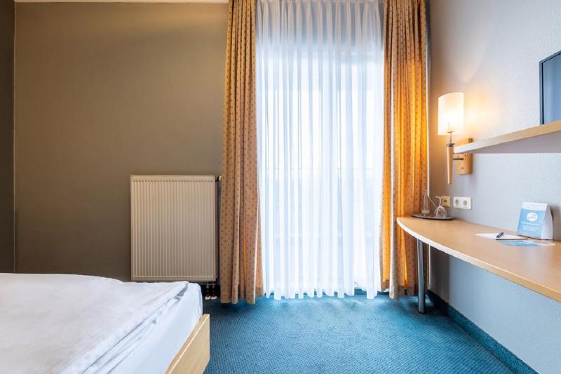 Single Room image 4