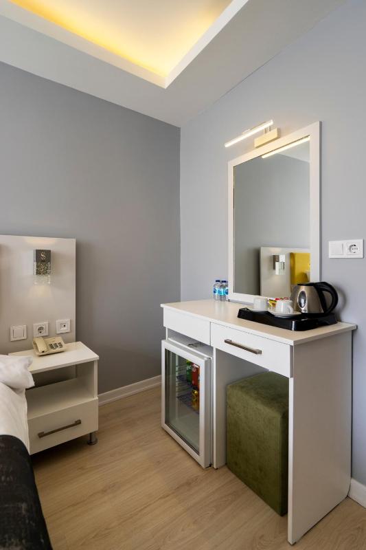 Budget Double Room image 3