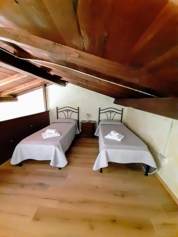 Two-Bedroom House - Split Level image 2